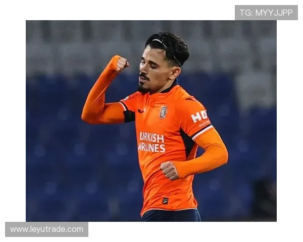 居莱尔战术角色解析：边锋与中场哪个更适配？