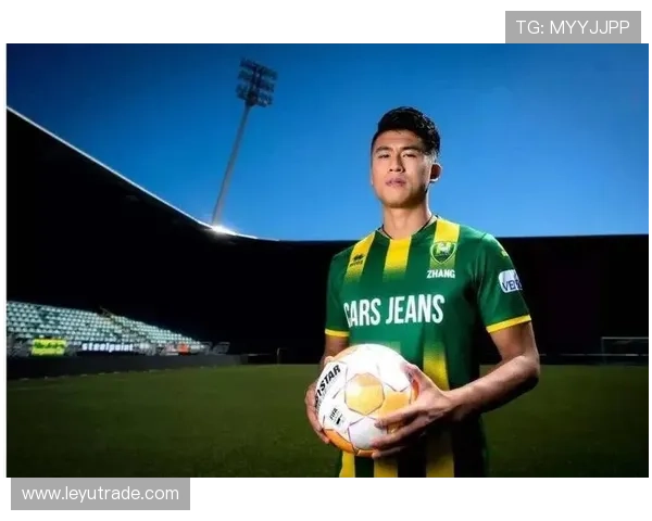 张玉宁比赛场下居然这么慵懒，家里布置得比网红咖啡厅还讲究？